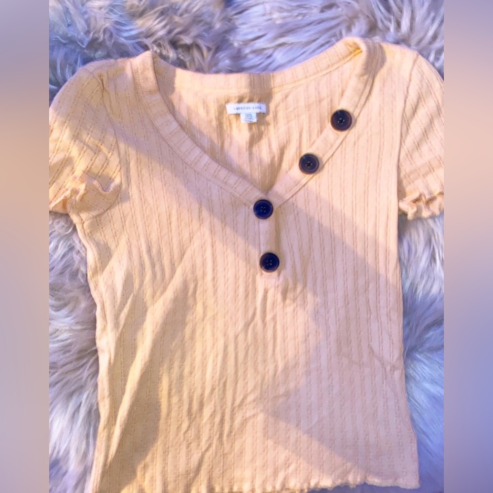 Ruffled edges crop top